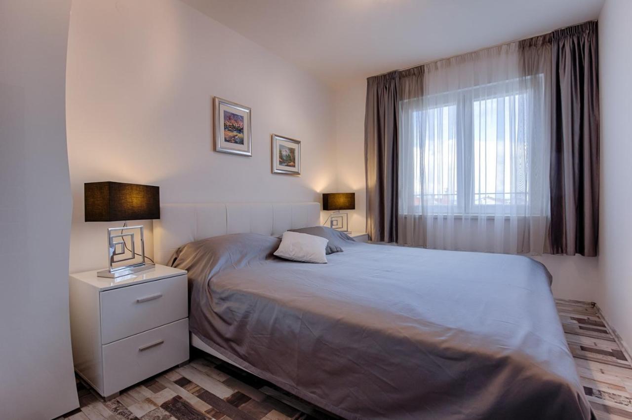 Holiday House Queens With Sea View Selce Eksteriør billede